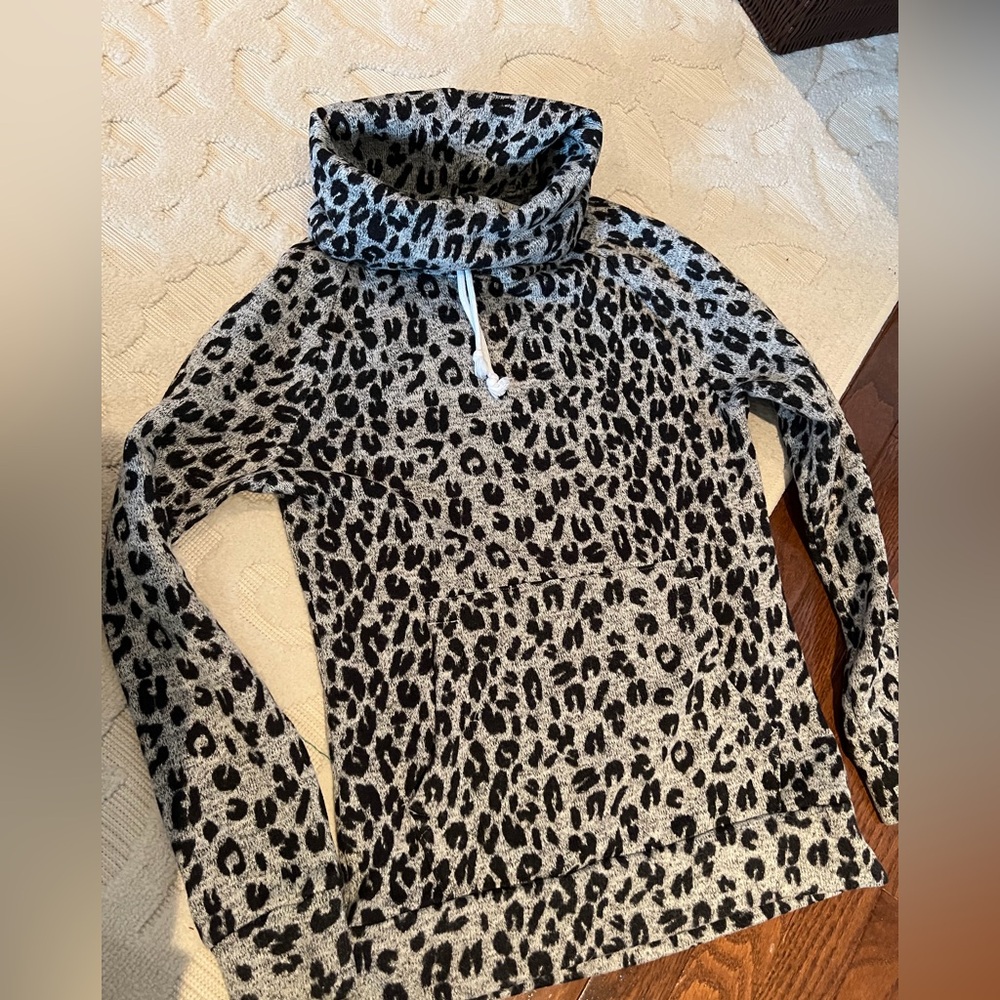 Cowl neck leopard print sweater